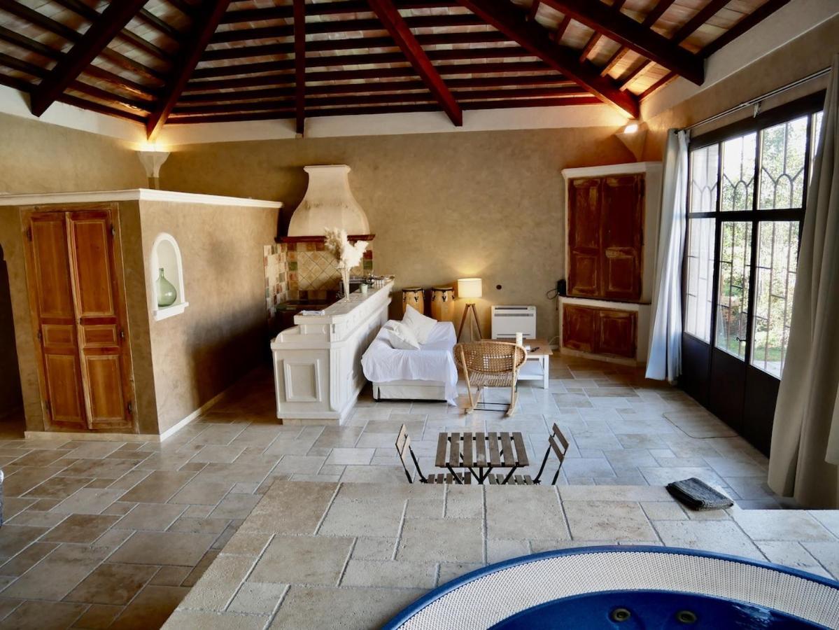 Отель Le Pool House - Private Jacuzzi - Mas Des Sous Bois Ventabren Экстерьер фото